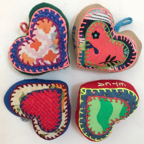 Me hand embroidered heart 💕 keychain ornament - Picture 3 of 3